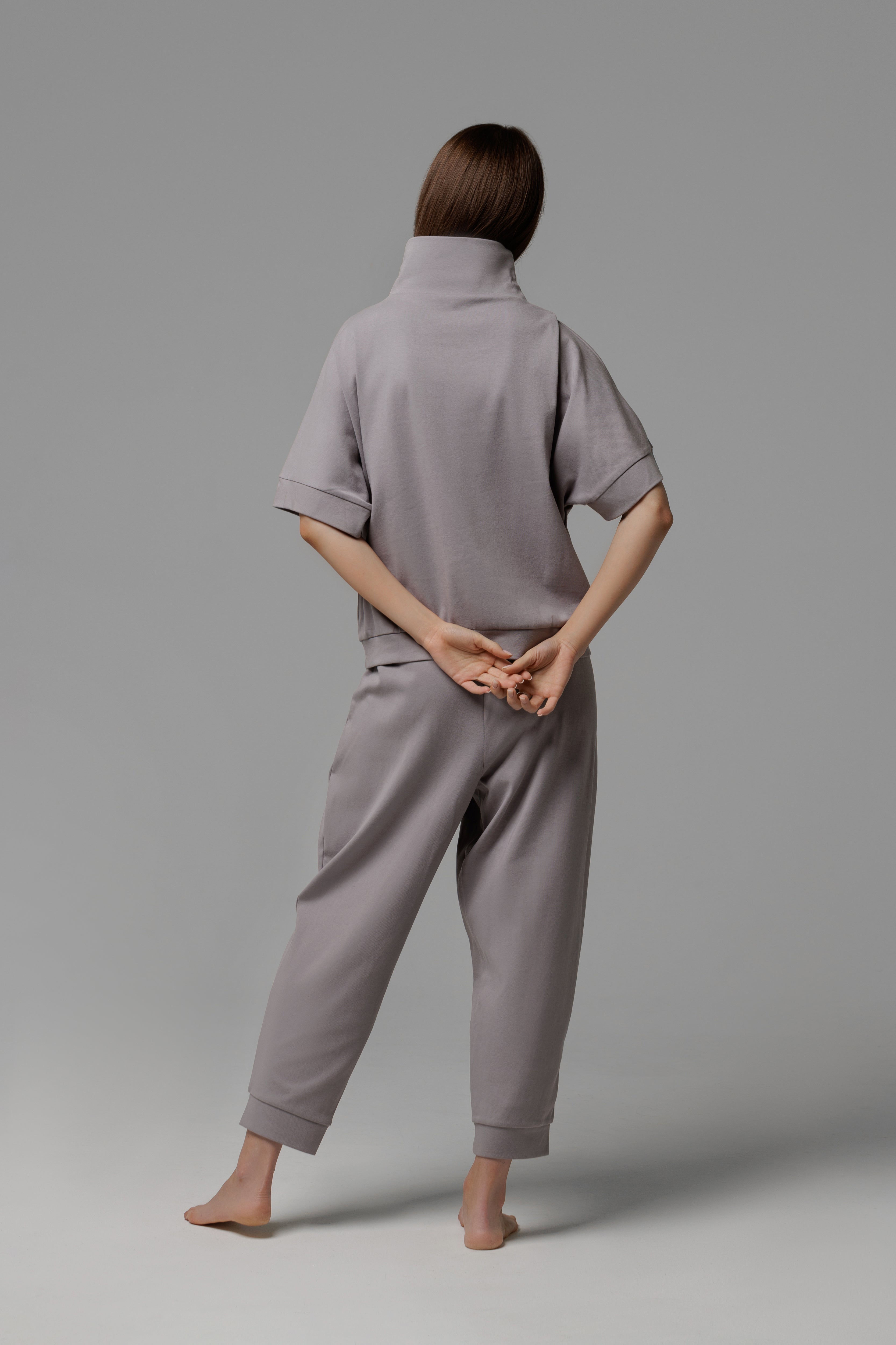 Mairu Grey - descriptive view